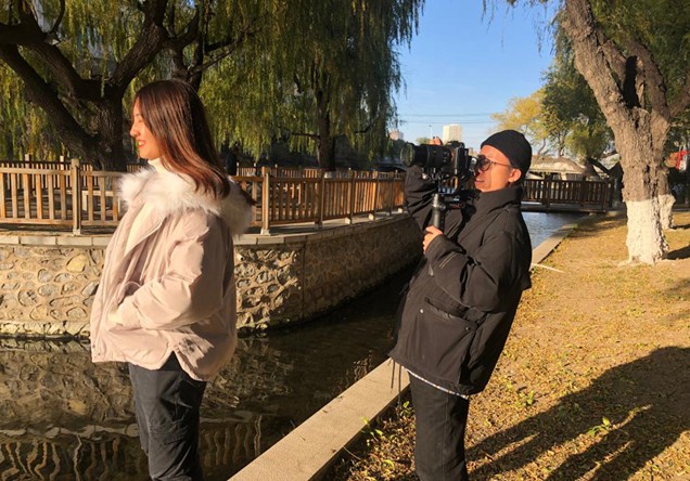 创新教学思维，促成全面提升——国际摄影班师生外拍教学用视频